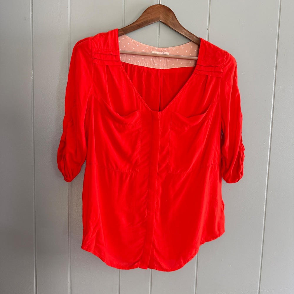 Edme & Esyllte Anthropologie Tomato Red Rayon V-Neck Roll Tab Sleeve Blouse US 8